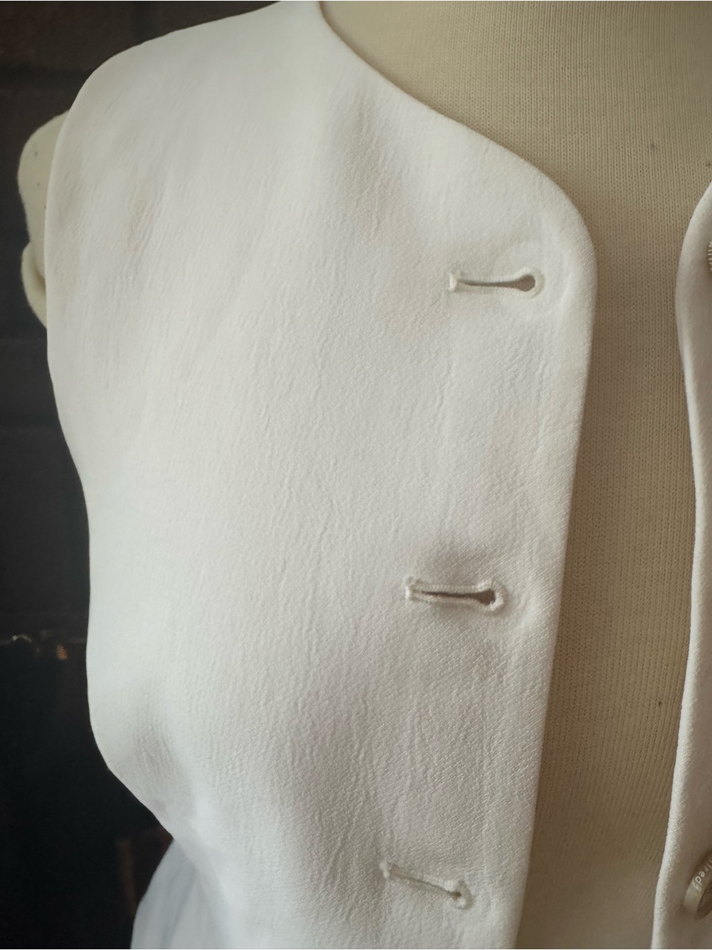 Wilfred Cream Sleeveless Button-Front Vest Top size 8 used once - Picture 3 of 8
